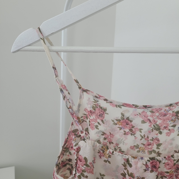 Floral Crop Top - Picture 3 of 5